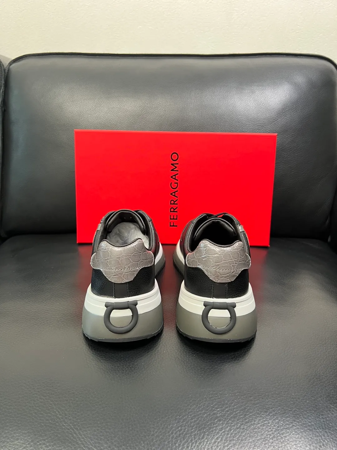 Men's shoes 💰840 Ferragamo High-quality top crafts Ferragamo counters sell original factory configuration at the same time, imported original cowhide from Italy, imported water-dyed cow lining, soles: original factory special original soles are super comfortable, original factory and single goods, welcome to compare at the same time at the counter, code number 38-44 (customized 45 46)